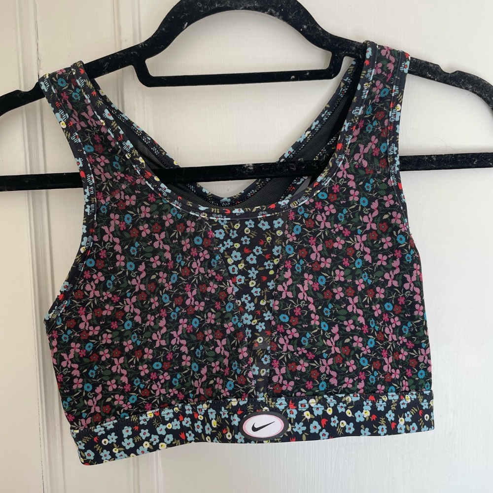 NIKE Swoosh Women's Medium-Support Printed Sports Bra